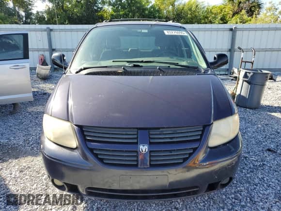 2005 Dodge Caravan SXT with VIN 2D4GP44L15R220687, listed as a Copart auction lot 85276095 with 190,469 mi miles and Salvage title. Bid and sale history available at DreamBid. Image 5.