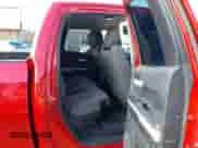 2018 Toyota Tundra SR с VIN 5TFUW5F17JX713466, выставлен на аукционе IAAI как лот 42357423 с пробегом 302 981 миль миль и . История ставок и продаж доступна на DreamBid. Изображение 8.