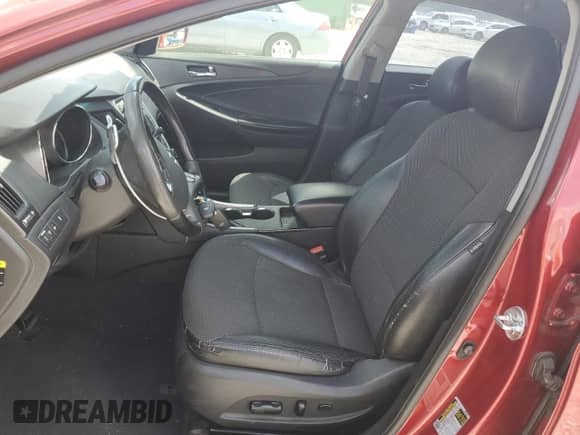 2012 Hyundai Sonata SE z VIN 5NPEC4AC9CH391654, wystawiony jako Copart lot #56288655 z przebiegiem 307 490 mil mil oraz Szkoda całkowita • Salvage title. Historia ofert i sprzedaży dostępna na DreamBid. Obrazek 7.