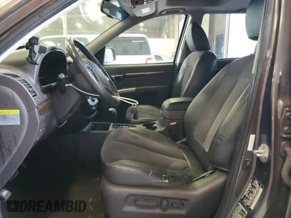 2012 Hyundai Santa Fe SE with VIN 5XYZHDAG0CG120415, listed as a Copart auction lot 82212835 with 175,380 mi miles and Clean title. Bid and sale history available at DreamBid. Image 7.