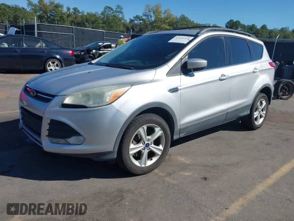 2014 Ford Escape SE с VIN 1FMCU0G9XEUB39019, выставлен на аукционе IAAI как лот 43456412 с пробегом 189 563 миль миль и . История ставок и продаж доступна на DreamBid. Изображение 2.
