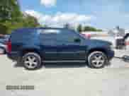 2008 Chevrolet Tahoe LTZ z VIN 1GNFK13058J134134, wystawiony jako IAAI lot #43214724 z przebiegiem 305 744 mil mil oraz . Historia ofert i sprzedaży dostępna na DreamBid. Obrazek 14.