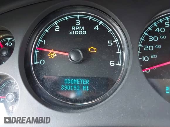 2008 Chevrolet Suburban LTZ with VIN 3GNFC16048G161769, listed as a IAAI auction lot 42989303 with 390,153 mi miles and . Bid and sale history available at DreamBid. Image 7.