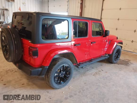 2022 Jeep Wrangler Unlimited Sahara с VIN 1C4JJXP65NW192508, выставлен на аукционе IAAI как лот 42214155 с пробегом 17 683 миль миль и . История ставок и продаж доступна на DreamBid. Изображение 4.