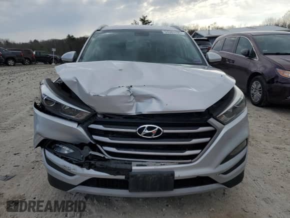 2017 Hyundai Tucson Value z VIN KM8J3CA21HU309795, wystawiony jako Copart lot #54085695 z przebiegiem 63 478 mil mil oraz Szkoda całkowita • Salvage title. Historia ofert i sprzedaży dostępna na DreamBid. Obrazek 5.