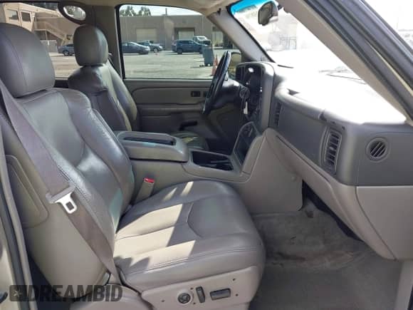 2004 Chevrolet Tahoe LS с VIN 1GNEC13T24R153092, выставлен на аукционе IAAI как лот 42508196 с пробегом 175 580 миль миль и . История ставок и продаж доступна на DreamBid. Изображение 5.