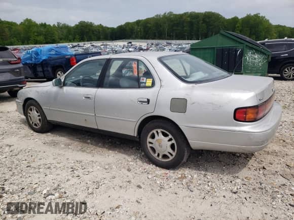 1993 Toyota Camry с VIN 4T1VK13EXPU097316, выставлен на аукционе Copart как лот 58642935 с пробегом 81 760 миль миль и Чистый • Clean title. История ставок и продаж доступна на DreamBid. Изображение 2.