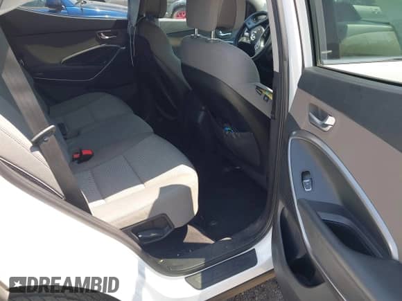 2018 Hyundai Santa Fe 2.4L с VIN 5XYZTDLB0JG563984, выставлен на аукционе IAAI как лот 42492382 с пробегом 57 832 миль миль и . История ставок и продаж доступна на DreamBid. Изображение 8.