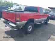 2001 GMC Sierra 1500 SLE z VIN 2GTEC19T811333343, wystawiony jako IAAI lot #42364413 z przebiegiem 374 221 mil mil oraz . Historia ofert i sprzedaży dostępna na DreamBid. Obrazek 4.
