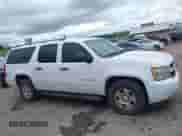 2010 Chevrolet Suburban LS z VIN 1GNUCHE09AR200640, wystawiony jako IAAI lot #42326053 z przebiegiem 218 327 mil mil oraz . Historia ofert i sprzedaży dostępna na DreamBid. Obrazek 13.