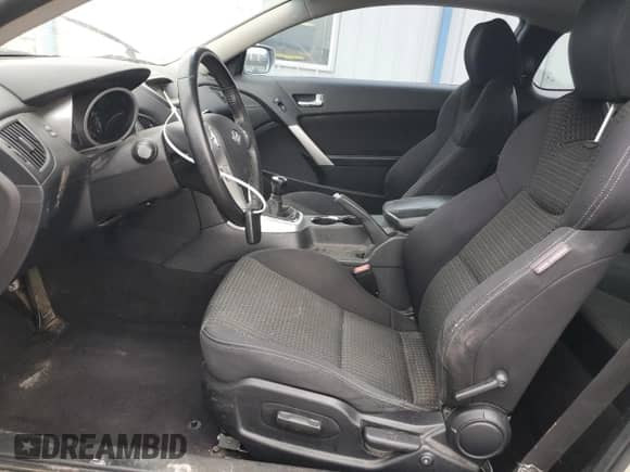 2010 Hyundai Genesis Coupe Premium с VIN KMHHT6KD1AU005307, выставлен на аукционе Copart как лот 43138695 с пробегом 150 061 миль миль и Списание • Salvage title. История ставок и продаж доступна на DreamBid. Изображение 7.