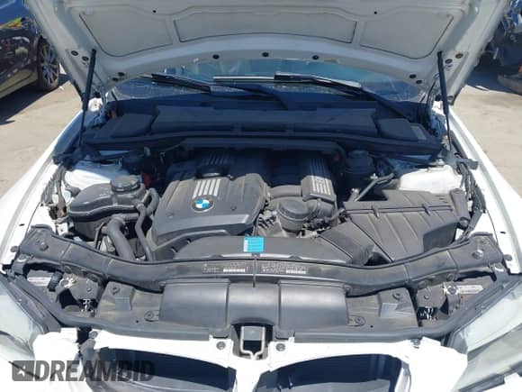 2010 BMW 3 Series 328i z VIN WBAPH5C58AA440231, wystawiony jako IAAI lot #43031069 z przebiegiem 96 967 mil mil oraz . Historia ofert i sprzedaży dostępna na DreamBid. Obrazek 10.