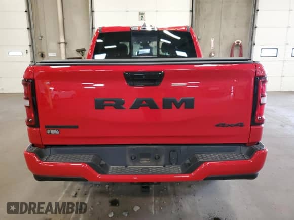 2025 Ram 1500 Big Horn z VIN 1C6RRFFG2SN662700, wystawiony jako Copart lot #67145505 z przebiegiem 8 103 mil mil oraz Szkoda całkowita • Salvage title. Historia ofert i sprzedaży dostępna na DreamBid. Obrazek 6.