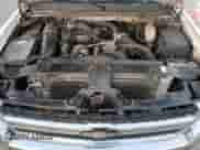 2007 Chevrolet Silverado 2500HD 2LT z VIN 1GCHK29687E576061, wystawiony jako Copart lot #82683794 z przebiegiem 166 016 mil mil oraz Czysty tytuł • Clean title. Historia ofert i sprzedaży dostępna na DreamBid. Obrazek 11.