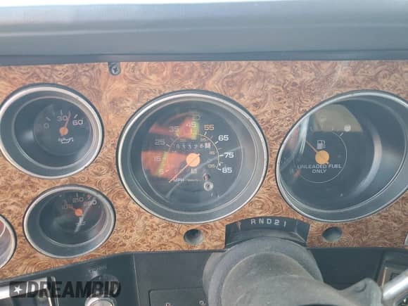 1989 Chevrolet Suburban с VIN 1GNGV26K0KF106072, выставлен на аукционе Copart как лот 57659815 с пробегом 83 326 миль миль и Чистый • Clean title. История ставок и продаж доступна на DreamBid. Изображение 9.
