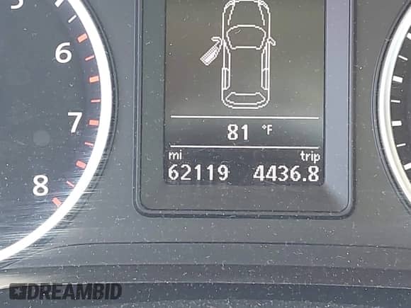 2016 Volkswagen Tiguan S z VIN WVGAV7AX7GW581901, wystawiony jako IAAI lot #43400045 z przebiegiem 62 119 mil mil oraz . Historia ofert i sprzedaży dostępna na DreamBid. Obrazek 15.