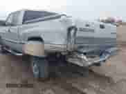1999 Dodge 1500 z VIN 3B7HF13Z8XG140644, wystawiony jako IAAI lot #41971280 z przebiegiem 157 584 mil mil oraz . Historia ofert i sprzedaży dostępna na DreamBid. Obrazek 6.