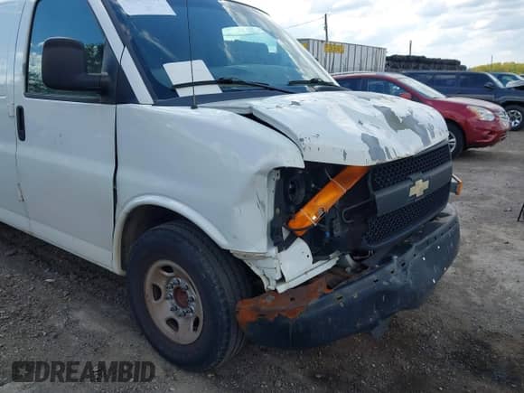 2011 Chevrolet Express Cargo z VIN 1GCWGFCA2B1162013, wystawiony jako IAAI lot #43124177 z przebiegiem 265 494 mil mil oraz . Historia ofert i sprzedaży dostępna na DreamBid. Obrazek 18.
