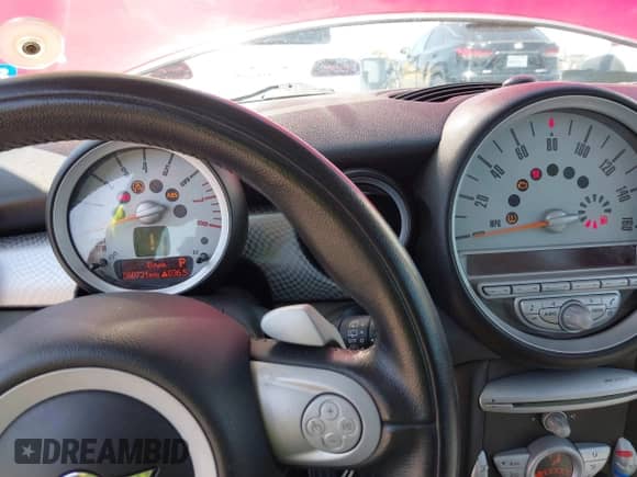 2009 MINI Hardtop S with VIN WMWMF73529TW84638, listed as a IAAI auction lot 42565544 with 60,721 mi miles and . Bid and sale history available at DreamBid. Image 7.