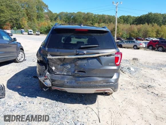 2017 Ford Explorer Limited z VIN 1FM5K8F82HGC92874, wystawiony jako IAAI lot #43330136 z przebiegiem 143 821 mil mil oraz . Historia ofert i sprzedaży dostępna na DreamBid. Obrazek 16.