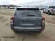 2017 Jeep Compass Latitude z VIN 1C4NJCEA2HD153005, wystawiony jako Copart lot #50681635 z przebiegiem 179 123 mil mil oraz Czysty tytuł • Clean title. Historia ofert i sprzedaży dostępna na DreamBid. Obrazek 6.