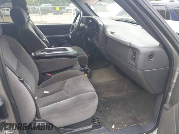 2004 GMC Sierra 1500 SLE with VIN 2GTEK19T841242404, listed as a IAAI auction lot 42972572 with 152,606 mi miles and . Bid and sale history available at DreamBid. Image 5.