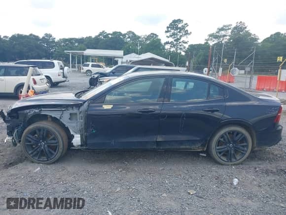 2024 Volvo S60 Plus Black Edition с VIN 7JRL12TH3RG308261, выставлен на аукционе IAAI как лот 42577067 с пробегом 43 014 миль миль и . История ставок и продаж доступна на DreamBid. Изображение 14.