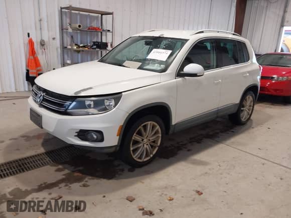 2012 Volkswagen Tiguan S с VIN WVGBV7AX7CW527271, выставлен на аукционе IAAI как лот 43560374 с пробегом 147 594 миль миль и . История ставок и продаж доступна на DreamBid. Изображение 2.