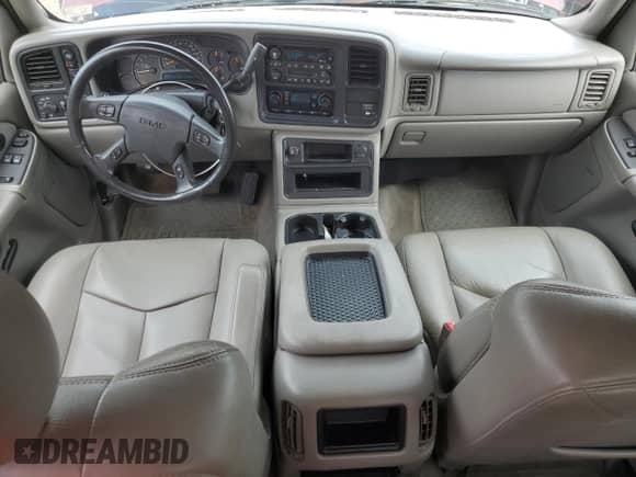 2003 GMC Sierra 1500 SLT with VIN 2GTEK19T331340237, listed as a Copart auction lot 68320575 with 208,733 mi miles and Salvage title. Bid and sale history available at DreamBid. Image 8.