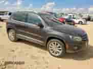 2016 Volkswagen Tiguan S с VIN WVGAV7AX3GW506614, выставлен на аукционе Copart как лот 86185135 с пробегом 99 616 миль миль и Чистый • Clean title. История ставок и продаж доступна на DreamBid. Изображение 4.