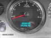 2009 Chevrolet Tahoe 2LT z VIN 1GNFK23019R151442, wystawiony jako IAAI lot #42093860 z przebiegiem 241 924 mil mil oraz . Historia ofert i sprzedaży dostępna na DreamBid. Obrazek 14.