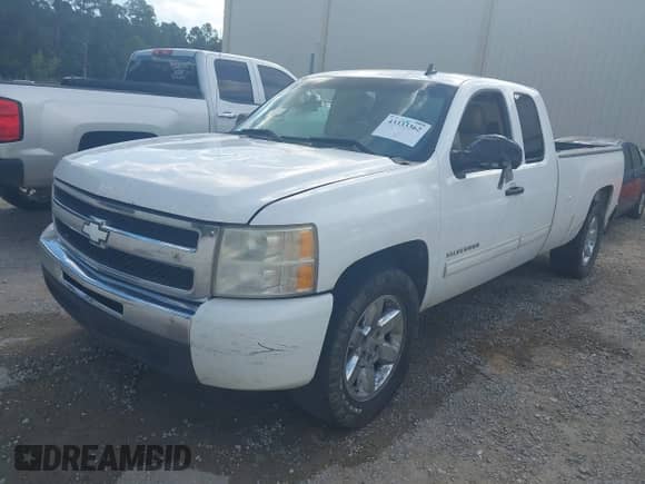 2010 Chevrolet Silverado 1500 LT with VIN 1GCSCSE01AZ193521, listed as a IAAI auction lot 43333362 with 282,551 mi miles and . Bid and sale history available at DreamBid. Image 19.