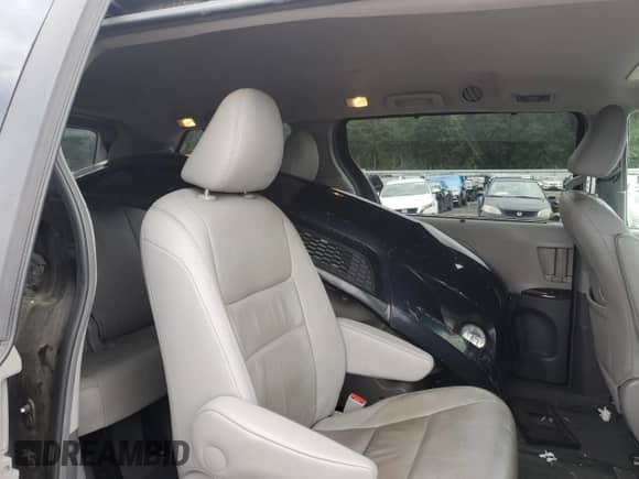 2015 Toyota Sienna Limited with VIN 5TDDK3DC0FS112580, listed as a Copart auction lot 81331865 with 91,132 mi miles and Salvage title. Bid and sale history available at DreamBid. Image 11.