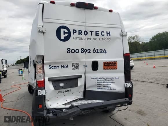 2024 Ram ProMaster Cargo Tradesman z VIN 3C6LRVDG2RE102161, wystawiony jako Copart lot #60659895 z przebiegiem 32 041 mil mil oraz Szkoda całkowita • Salvage title. Historia ofert i sprzedaży dostępna na DreamBid. Obrazek 6.