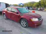2012 Dodge Avenger R/T z VIN 1C3CDZBG5CN137706, wystawiony jako IAAI lot #42546528 z przebiegiem 107 624 mil mil oraz . Historia ofert i sprzedaży dostępna na DreamBid. Obrazek 1.