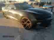 2018 Chevrolet Camaro 2SS z VIN 1G1FH3D7XJ0141020, wystawiony jako Copart lot #85850534 z przebiegiem 33 758 mil mil oraz Szkoda całkowita • Salvage title. Historia ofert i sprzedaży dostępna na DreamBid. Obrazek 10.