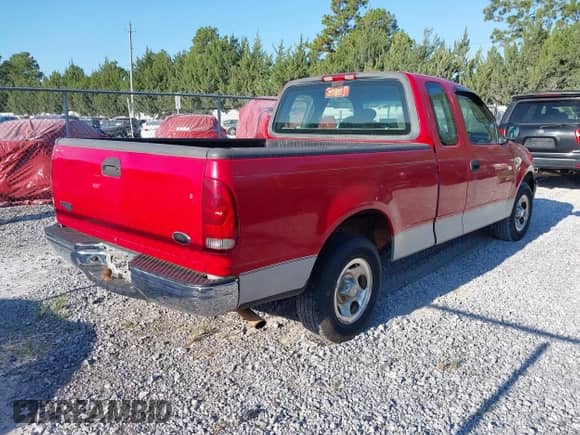 2001 Ford F-150 XL z VIN 1FTZX17281NA62752, wystawiony jako IAAI lot #43130099 z przebiegiem Nie podano mil oraz . Historia ofert i sprzedaży dostępna na DreamBid. Obrazek 4.