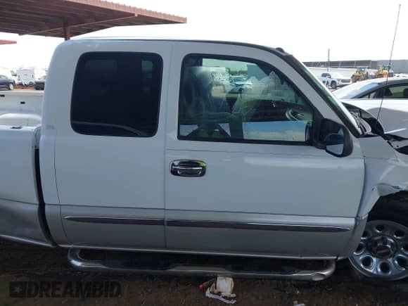 2005 GMC Sierra 1500 SLE с VIN 1GTEC19T55Z305299, выставлен на аукционе IAAI как лот 42211248 с пробегом 154 222 миль миль и . История ставок и продаж доступна на DreamBid. Изображение 13.