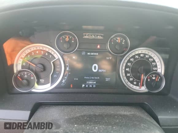 2014 Ram 1500 Laramie с VIN 1C6RR7NTXES368682, выставлен на аукционе Copart как лот 89713075 с пробегом 212 954 миль миль и Списание • Salvage title. История ставок и продаж доступна на DreamBid. Изображение 9.