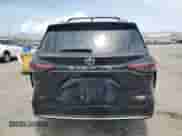 2024 Toyota Sienna Platinum с VIN 5TDERKEC8RS224914, выставлен на аукционе Copart как лот 65552915 с пробегом 11 438 миль миль и Списание • Salvage title. История ставок и продаж доступна на DreamBid. Изображение 6.