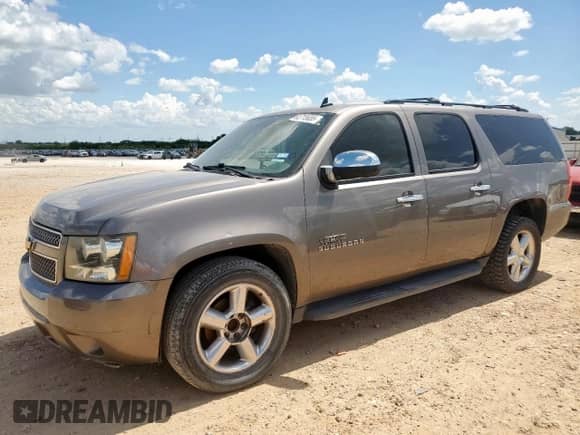 2011 Chevrolet Suburban LT с VIN 1GNSCJE05BR142137, выставлен на аукционе Copart как лот 62715655 с пробегом 217 315 миль миль и Списание • Salvage title. История ставок и продаж доступна на DreamBid. Изображение 1.
