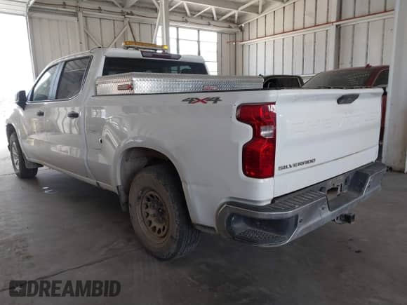 2019 Chevrolet Silverado 1500 Work Truck z VIN 1GCUYAEF3KZ174365, wystawiony jako IAAI lot #41424791 z przebiegiem 167 102 mil mil oraz . Historia ofert i sprzedaży dostępna na DreamBid. Obrazek 3.