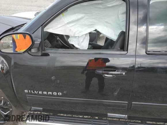 2012 Chevrolet Silverado 1500 LTZ z VIN 3GCPCTE01CG168259, wystawiony jako Copart lot #79006374 z przebiegiem Nie podano mil oraz Szkoda całkowita • Salvage title. Historia ofert i sprzedaży dostępna na DreamBid. Obrazek 7.