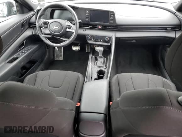 2025 Hyundai Elantra SEL Sport с VIN KMHLM4DG8SU902516, выставлен на аукционе Copart как лот 68995925 с пробегом 14 486 миль миль и Списание • Salvage title. История ставок и продаж доступна на DreamBid. Изображение 8.