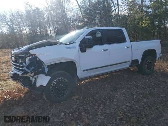 2024 Chevrolet Silverado 3500HD High Country с VIN 2GC4YVEYXR1165898, выставлен на аукционе Copart как лот 80017064 с пробегом 7 234 миль миль и Списание • Salvage title. История ставок и продаж доступна на DreamBid. Изображение 1.