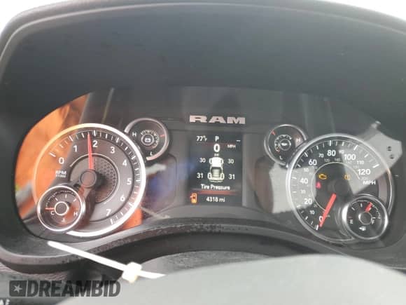 2023 Ram 1500 Big Horn z VIN 1C6RREBG3PN573970, wystawiony jako Copart lot #76163154 z przebiegiem 4 318 mil mil oraz Nie do naprawy • Non repairable. Historia ofert i sprzedaży dostępna na DreamBid. Obrazek 9.