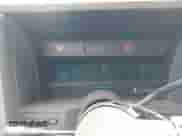 1991 Chevrolet Astro Cargo z VIN 1GBDM19Z7MB202913, wystawiony jako IAAI lot #42363530 z przebiegiem 191 695 mil mil oraz . Historia ofert i sprzedaży dostępna na DreamBid. Obrazek 7.