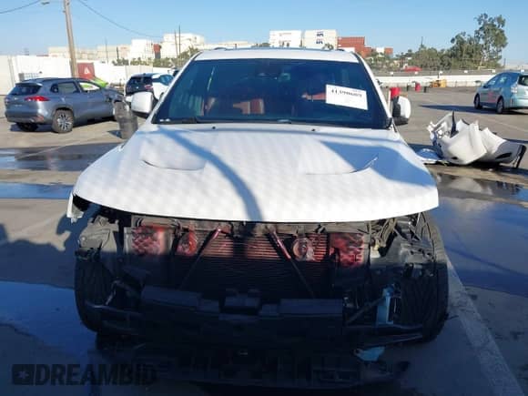 2017 Jeep Grand Cherokee SRT z VIN 1C4RJFDJ7HC600227, wystawiony jako IAAI lot #41390600 z przebiegiem 96 841 mil mil oraz . Historia ofert i sprzedaży dostępna na DreamBid. Obrazek 13.