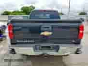 2015 Chevrolet Silverado 1500 LT z VIN 1GCRCREH3FZ391442, wystawiony jako Copart lot #60748145 z przebiegiem 131 125 mil mil oraz Szkoda całkowita • Salvage title. Historia ofert i sprzedaży dostępna na DreamBid. Obrazek 6.