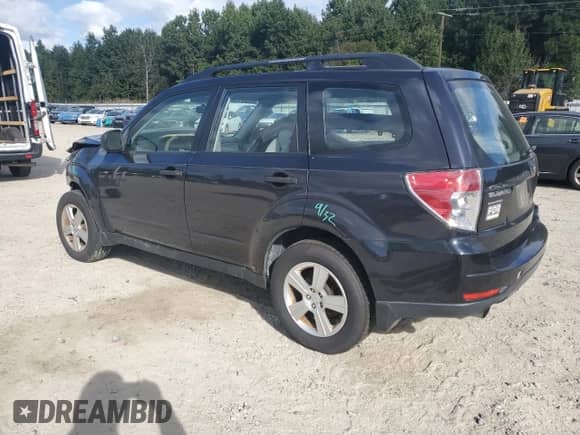 2013 Subaru Forester X z VIN JF2SHABC1DH446326, wystawiony jako Copart lot #81968715 z przebiegiem 121 814 mil mil oraz Szkoda całkowita • Salvage title. Historia ofert i sprzedaży dostępna na DreamBid. Obrazek 2.